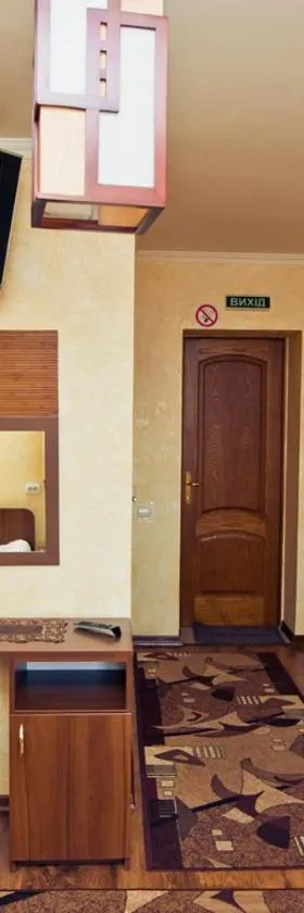 Filvarok Hotel, Hotel in Brody