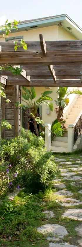 The Sugar Apple Lodging, Hotel in Harbour Island