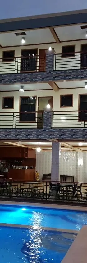 Hotel Georgina, Hotel in Maitim