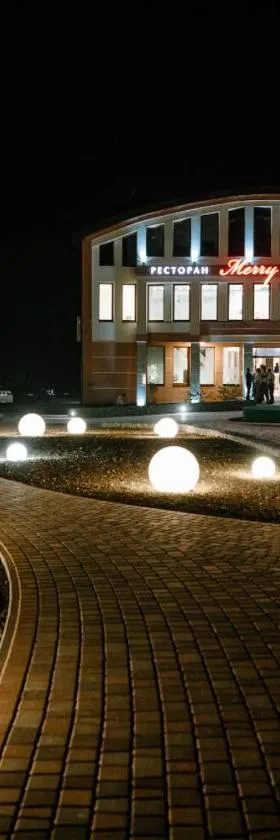 Hotel Merry Land, Hotel in Horodenka