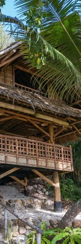 Kookoo's nest eco-lodge, Hotel in Siaton