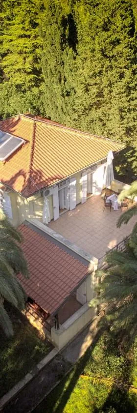 Rosemary Apartments & Rooms, Hotel in Mali Lošinj