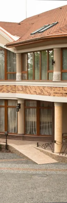 Charda Hotel, Hotel in Uschhorod