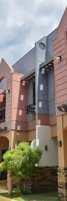 Manora Apartment, Hotel in Talisay
