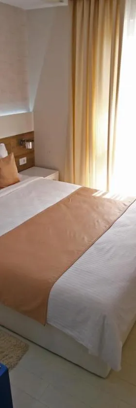 Rox, Hotel in Modriča