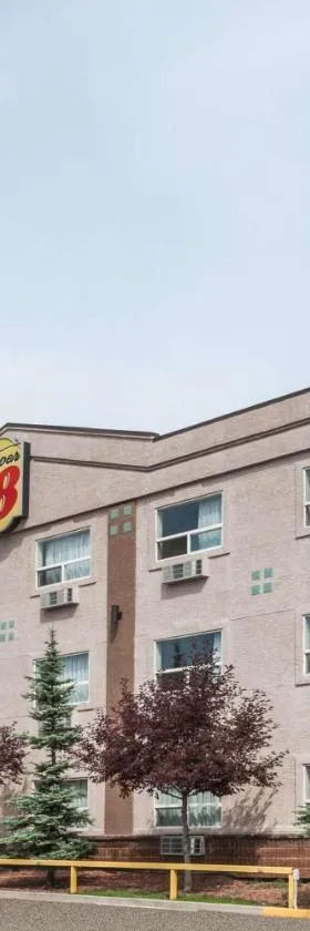 Super 8 by Wyndham Edmonton/West, Hotel in Edmonton