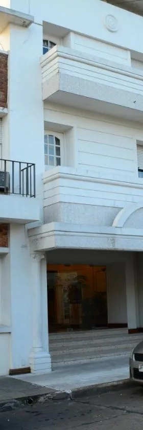 Hotel Crown, Hotel in Melo
