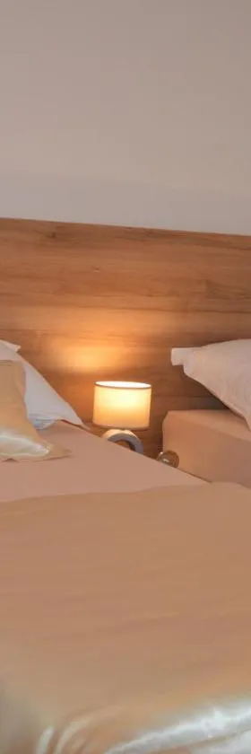 Blue Lake Luxury Rooms, Hotel in Grabovica