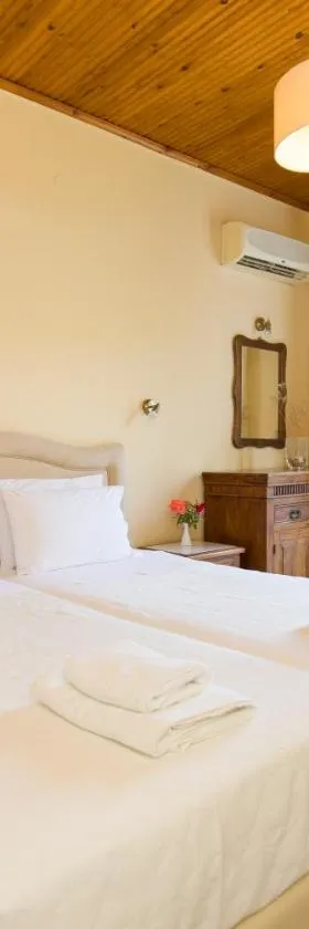 Virginia Hotel, Hotel in Samos