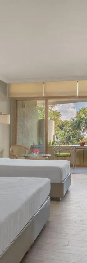 Taal Vista Hotel, Hotel in Tagaytay