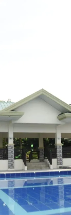 Villa Esmeralda Bryan's Resort Hotel and Restaurant, Hotel in Palayan City