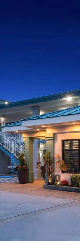 Best Western Plus Holiday Sands Inn & Suites, Hotel in Norfolk
