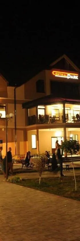 Hotel Central Park, Hotel in Velyikyy Bychkiv