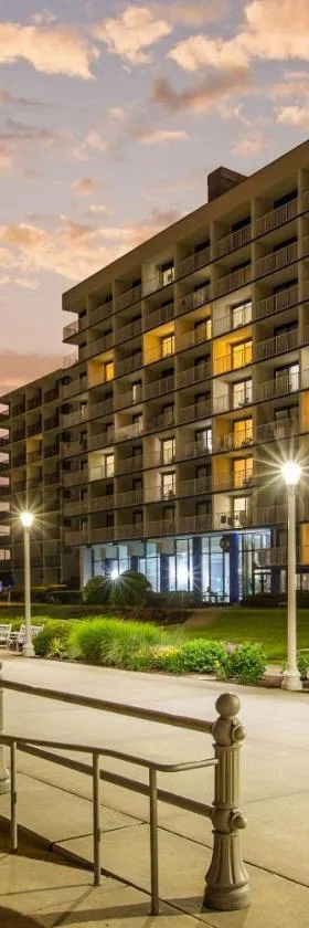 Coastal Hotel & Suites Virginia Beach - Oceanfront, hotel in Virginia Beach