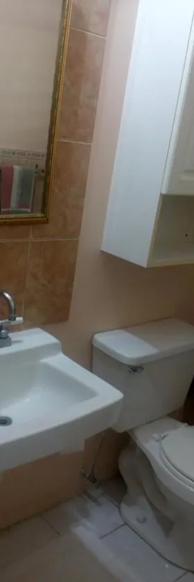 Cozy & Comfy, Hotel in Portmore