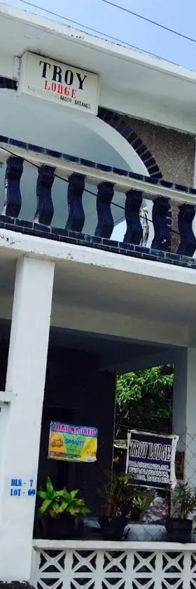 Troy Lodge, Hotel in Basco