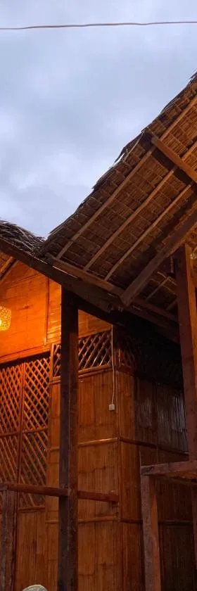 Suba Beach Nipa Huts, Hotel in Daanbantayan