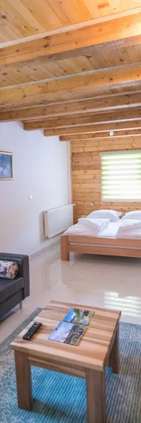 Vila "Volujak", Hotel in Tjentište