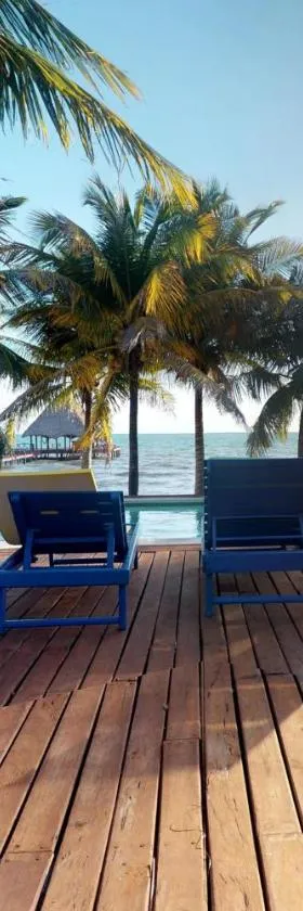 Condo #27 @ Beachside Villas, Hotel in Dangriga