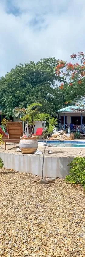 Cabañas @ Latitude Adjustment, Hotel in Hopkins