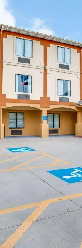 Comfort Inn & Suites Love Field-Dallas Market Center, Hotel in Dallas