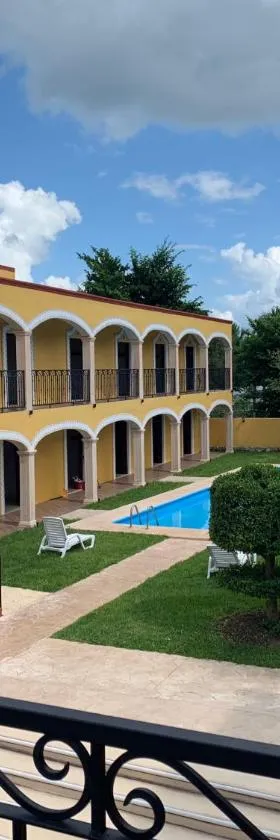 Hotel Tuul, Hotel in Izamal