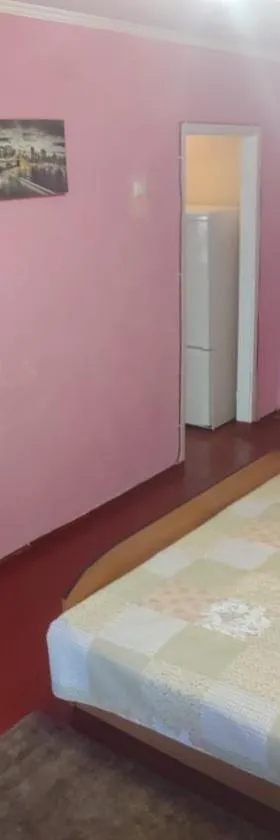Однокімнатні квартири, Hotel in Uzyn