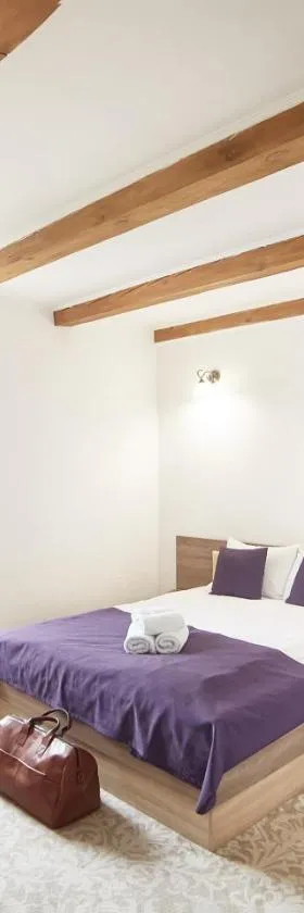 Coin Hotel, Hotel in Lwiw