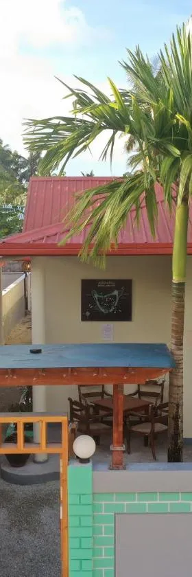 Charming Holiday Lodge, Hotel in Midu