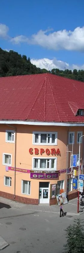 Europa, Hotel in Rachiw