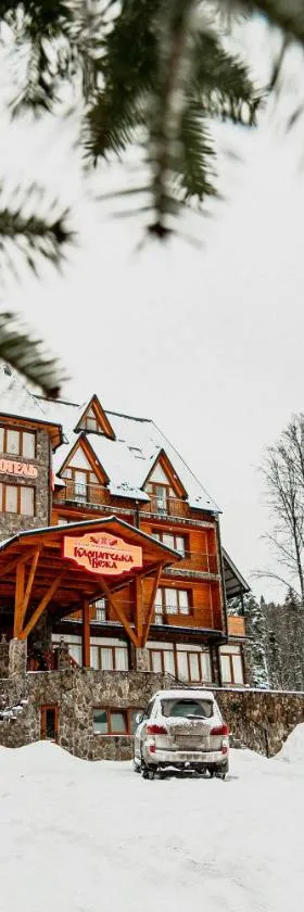 Karpatska Vezha, Hotel in Myhowe