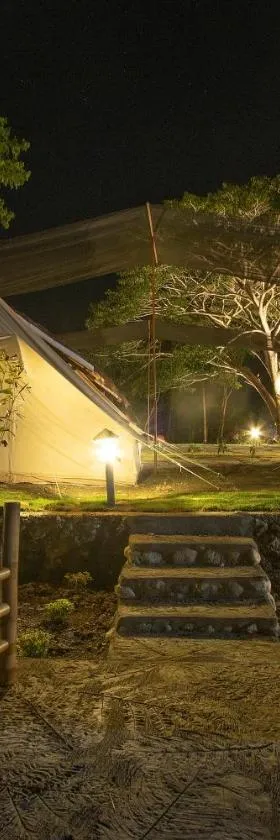 The Acacia Glamping Park, Hotel in Carmen