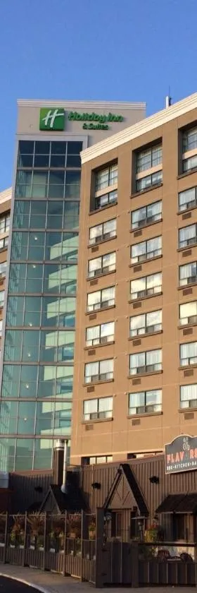 Holiday Inn Hotel & Suites London by IHG, Hotel in London