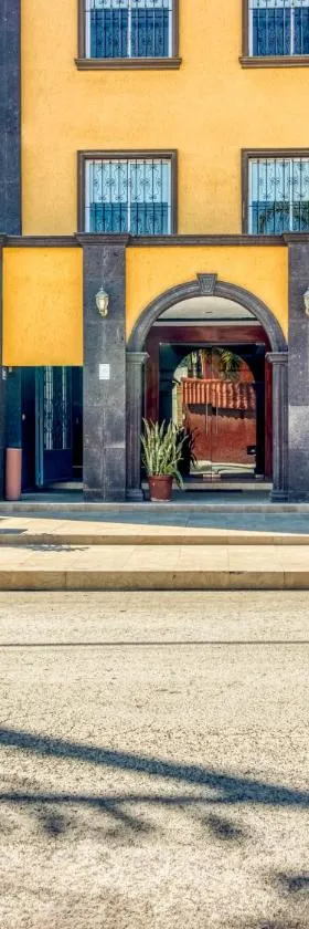 Monte Salerno Hotel & Suites, Hotel in Montemorelos