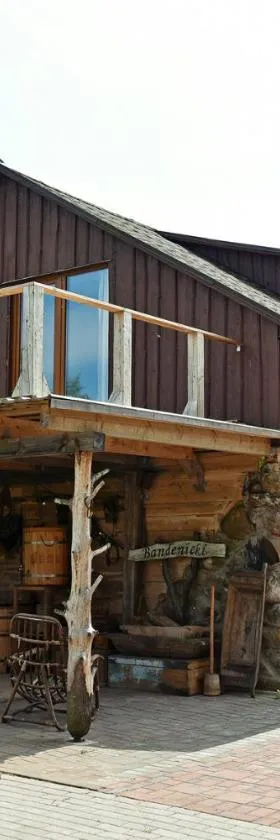 Sveču darbnīca Bandeniekos, Hotel in Ošlejas