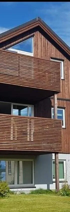 Strand Apartments, hotel in Kvaloysletta