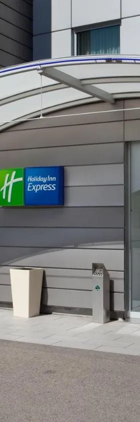 Holiday Inn Express Geneva Airport by IHG, Hotel in Genf