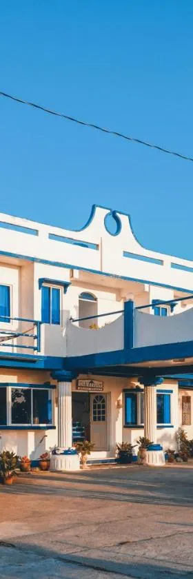 Club Monet Beachfront Resort by Cocotel, Hotel in Zambales