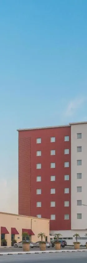 Holiday Inn Express & Suites Silao Aeropuerto Terminal by IHG, Hotel in Silao