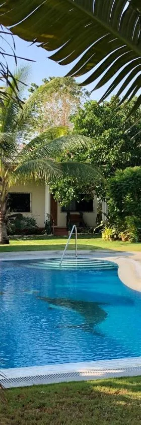 Strutz Art Garden Resort, Hotel in Bangued