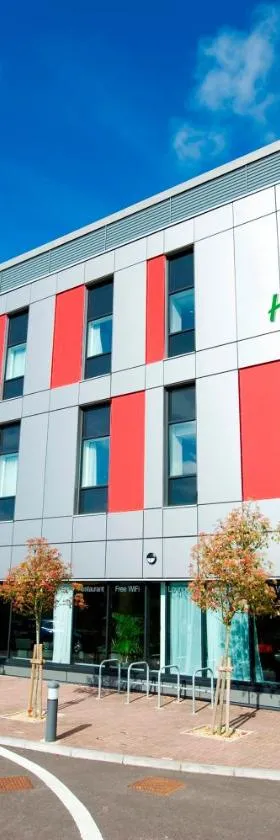 Holiday Inn London Luton Airport by IHG, Hotel in Luton