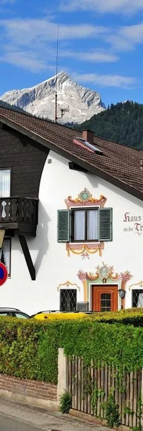Weidegg - Hotel Garni, Hotel in Garmisch-Partenkirchen