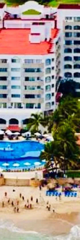 VILLA PARA 5P 4A 1M dentro del Hotel a un lado del Krystal IXTAPA Con Playa WiFi, Hotel in Ixtapa