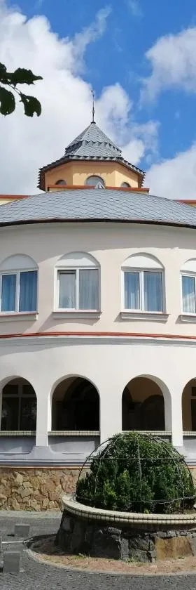 West Fort, Hotel in Zolochiv