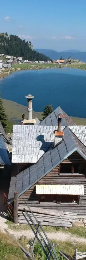 Koliba - Prokoško jezero, Hotel in Fojnica