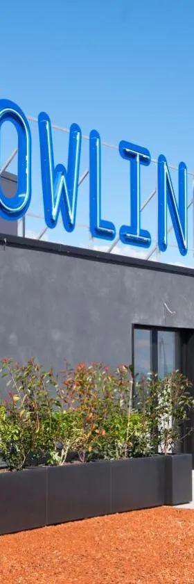 The Bowling Hotel, Hotel in Grens