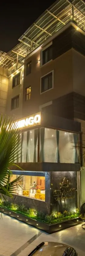 Hotel Da Flamingo, Hotel in Butwāl