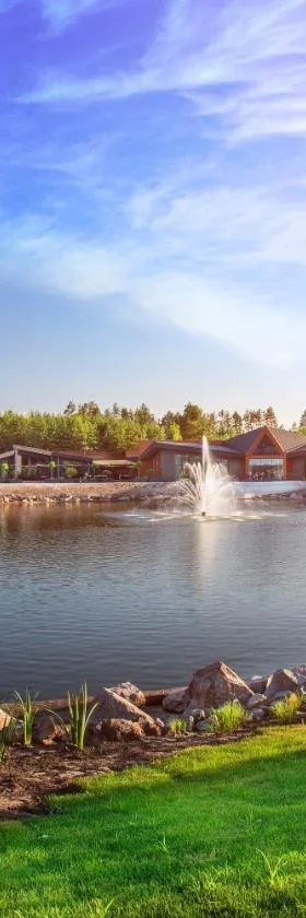 Riverwood Relax Park, Hotel in Moshny