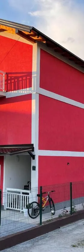 the YAS villa apartments, Hotel in Doglodi