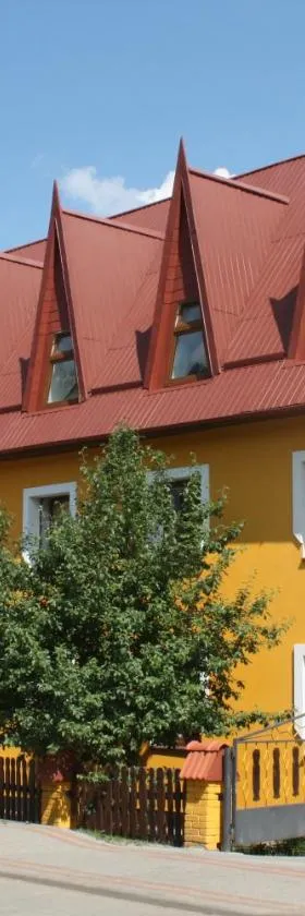 База відпочинку "Тростян", Hotel in Slawske